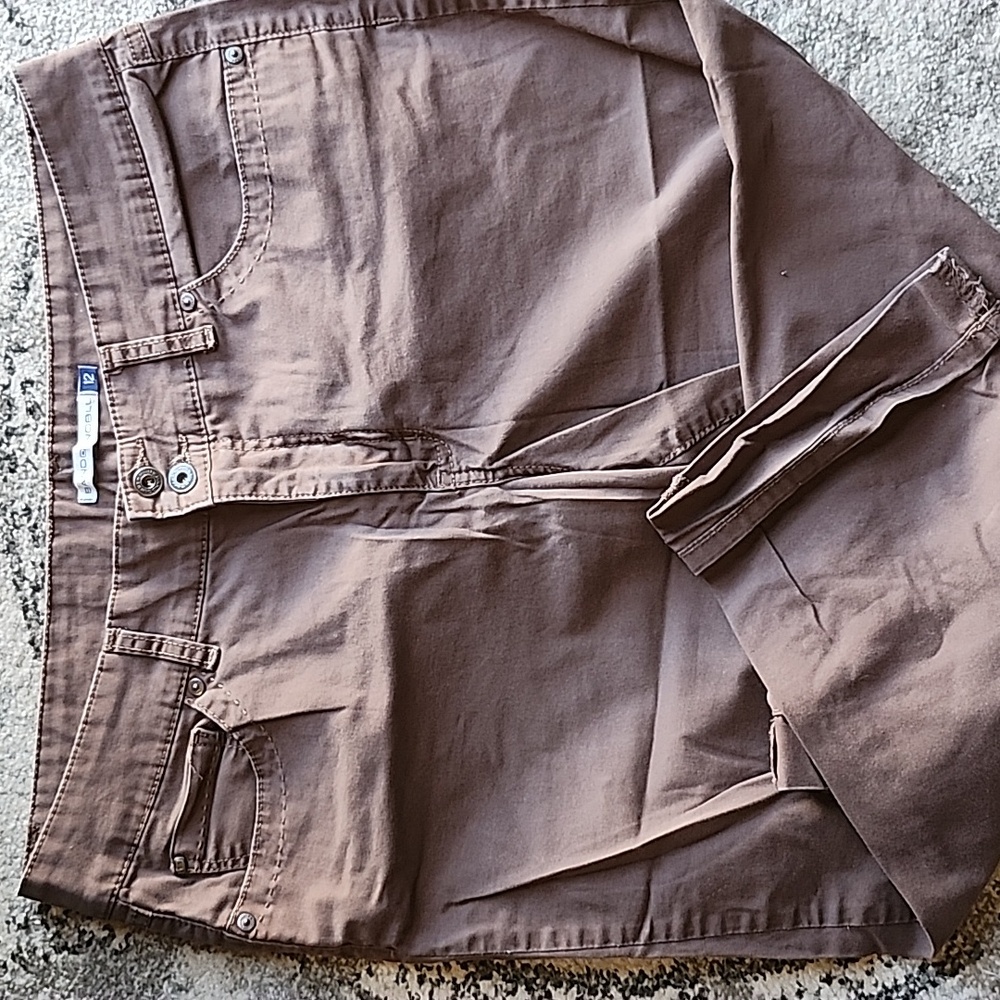 Bandolinoblu Capris